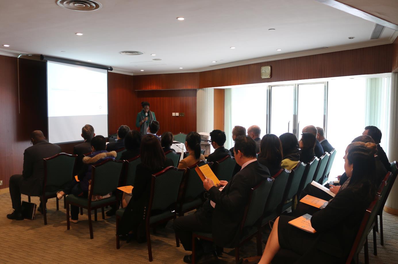 1.-Elise-Donovan-Opened-the-seminar.jpg#
